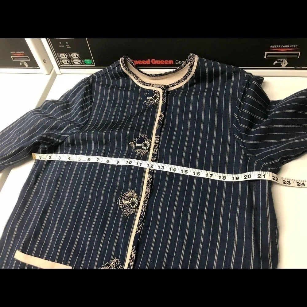 Koos
Of Course Reversible Linen Jacket - Picture 6 of 8
